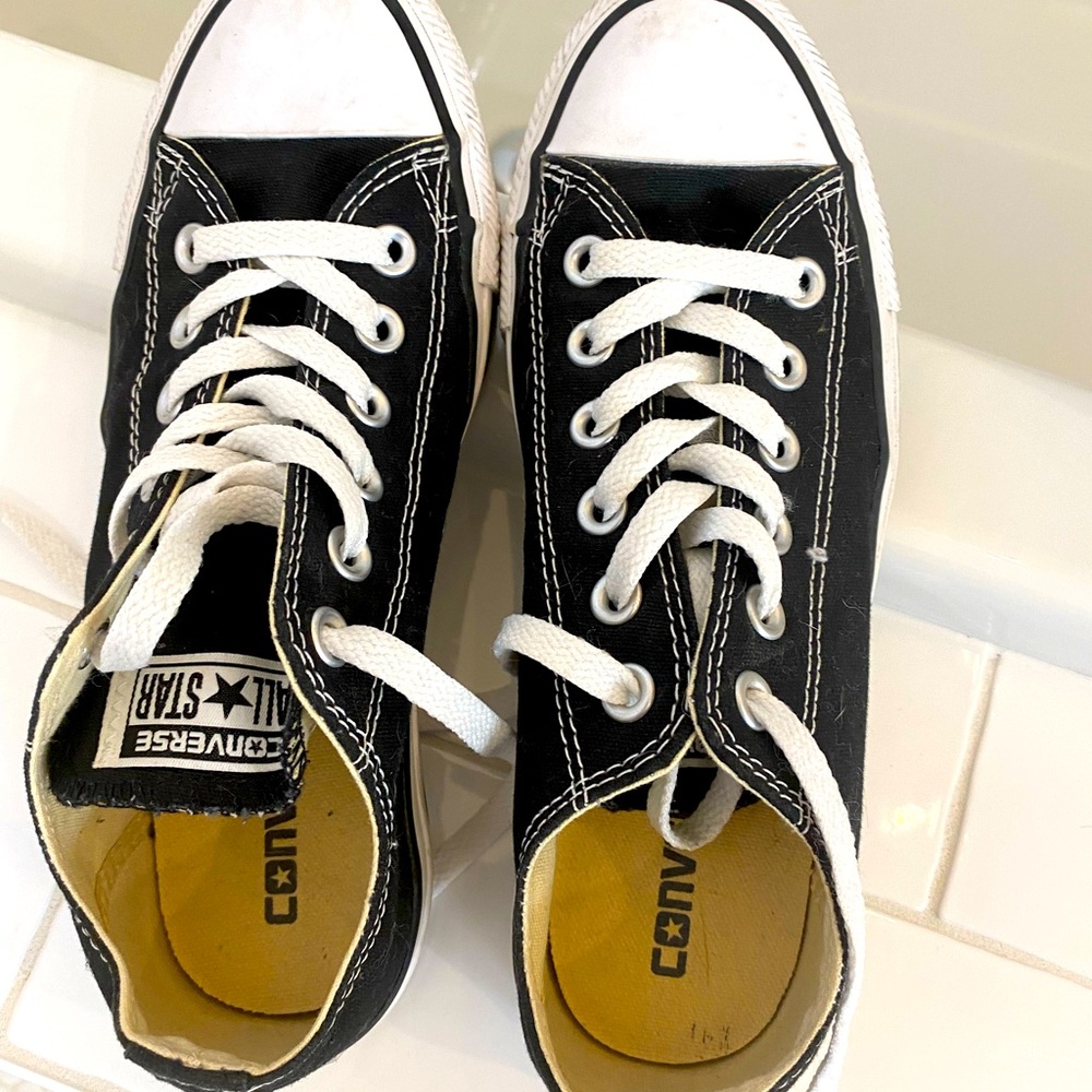 Black Converse worn just a couple of times. In Great condition